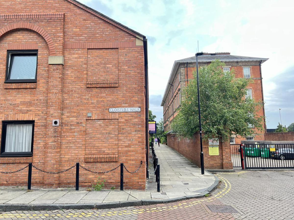 Modern 2 Bed Townhouse Just Outside City Walls With Free Private Parking York Eksteriør bilde