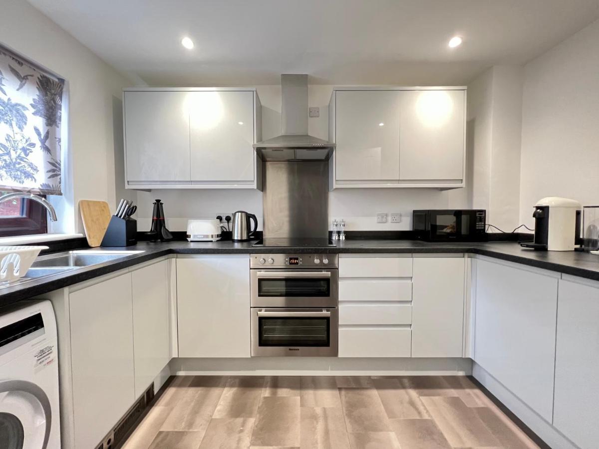 Modern 2 Bed Townhouse Just Outside City Walls With Free Private Parking York Eksteriør bilde