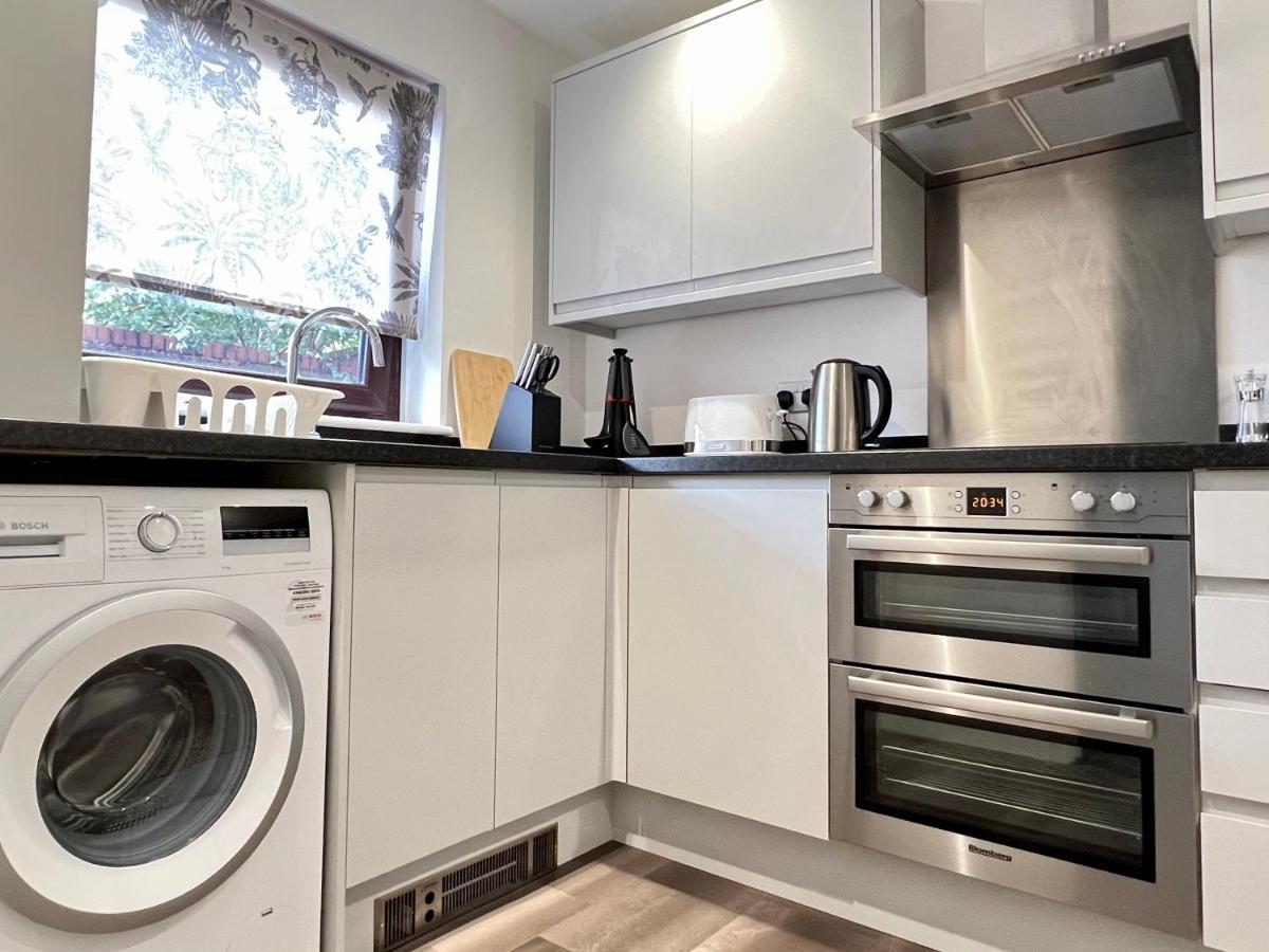 Modern 2 Bed Townhouse Just Outside City Walls With Free Private Parking York Eksteriør bilde