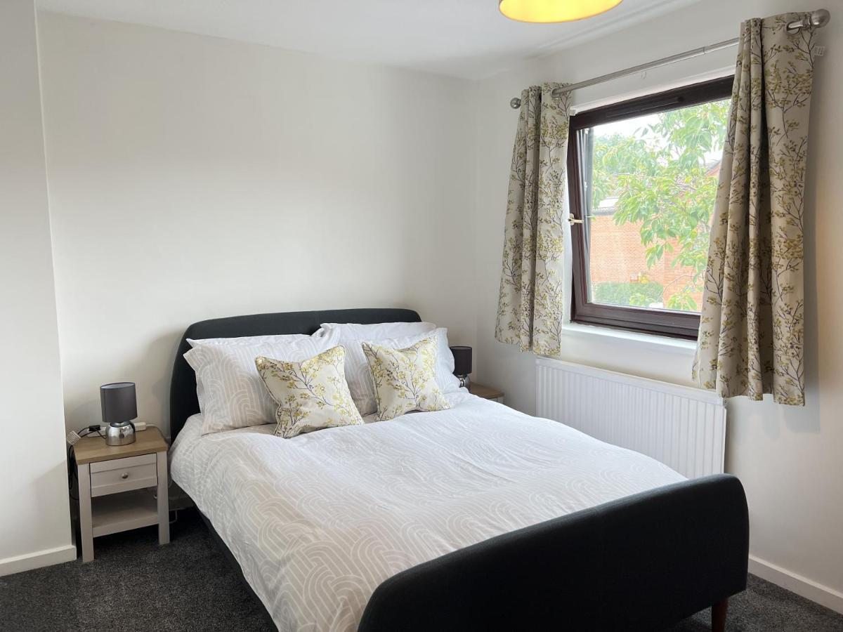 Modern 2 Bed Townhouse Just Outside City Walls With Free Private Parking York Eksteriør bilde